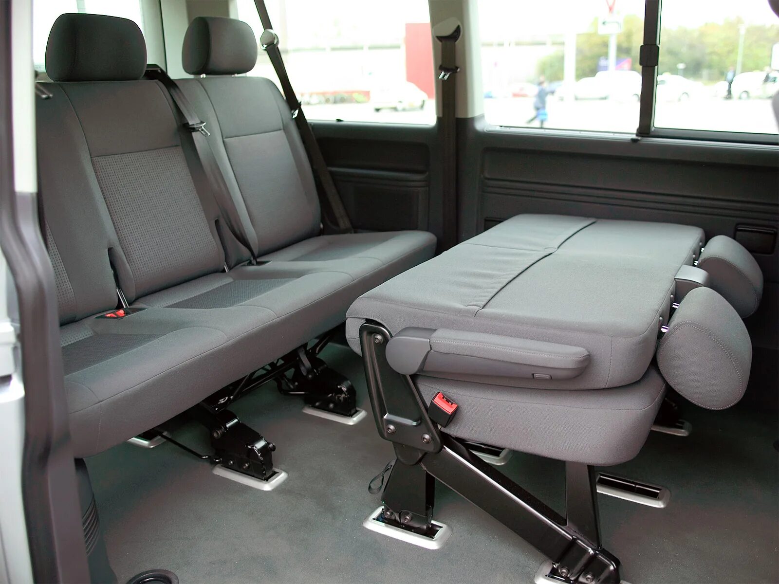Volkswagen Caravelle T5 характеристики и цена, фотографии и обзор