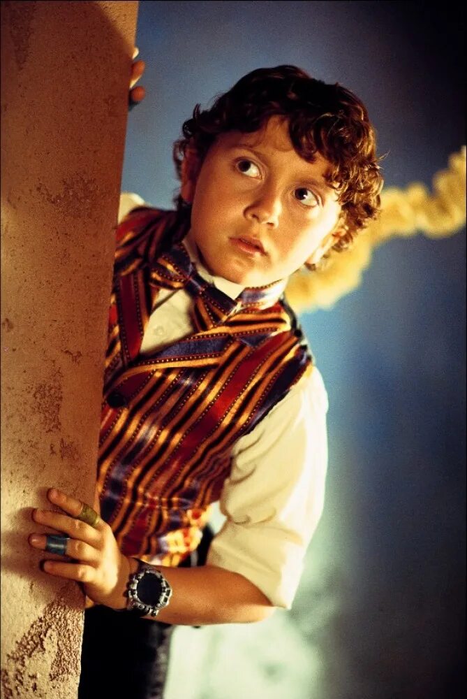 Child spy. Эмили осмент дети шпионов. Child spy. Child spy. Ребекка уилсон дети шпионов.