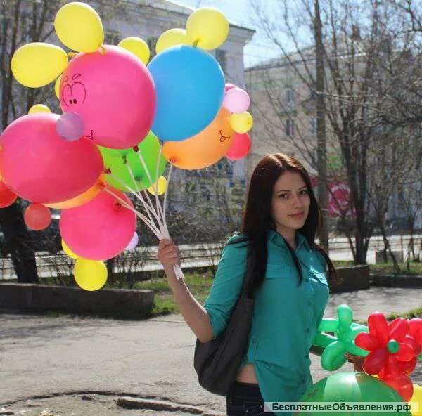 Продавец воздушные шары. Продавец воздушных шаров. Продавщица воздушных шариков. Продавец шаров на улице. Воздушные шарики на улице.