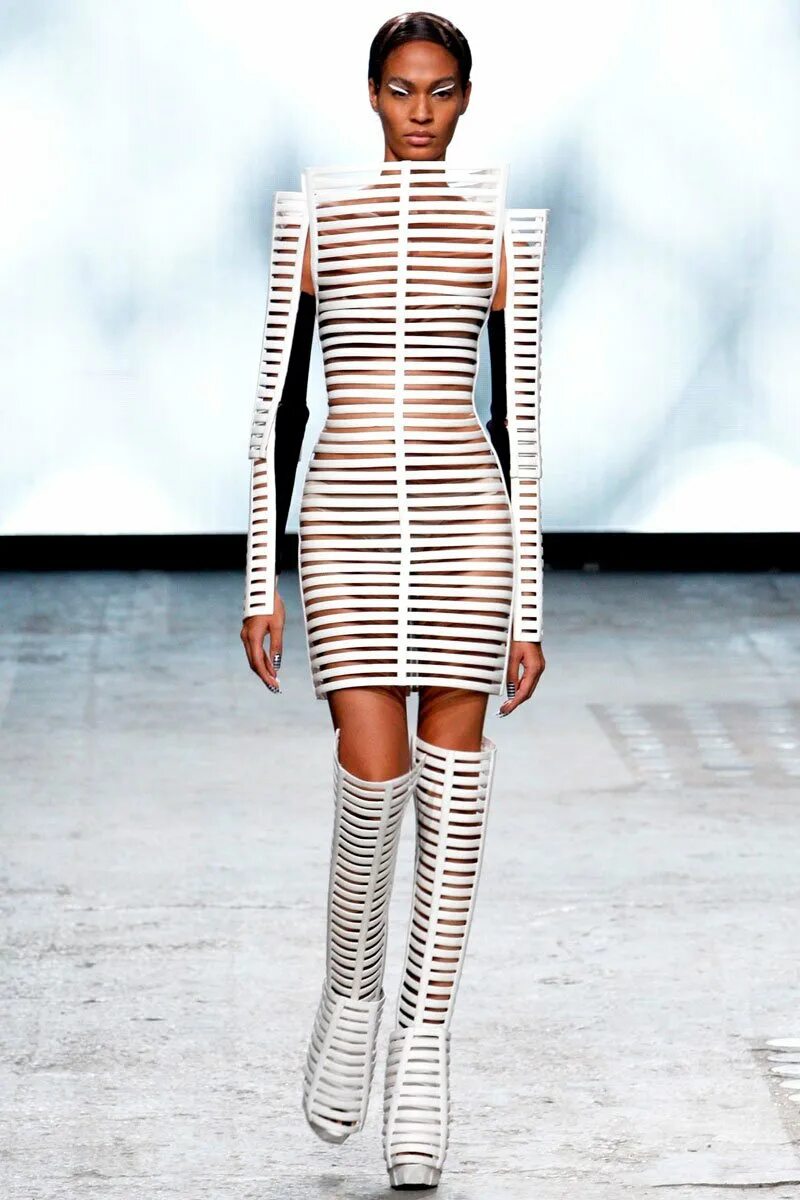 Одежда high. Gareth pugh 2012. футуристическое платье. одежда будущего. платье будущего.