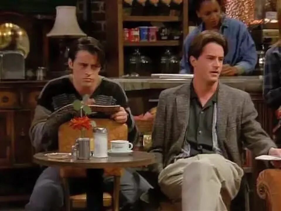 Брэд питт в друзьях серия. Friends 1 12. Friends 1 12. Друзья 1 сезон 12 серия. Друзья 1994-2004.