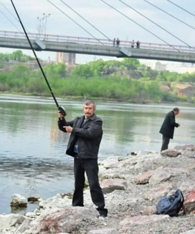 Рыбалка на Енисее на хариуса. Рыбалка в Красноярске на Енисее. Ловля рыбы на Енисее. Удочки для Енисея. Англии запретили ловить рыбу