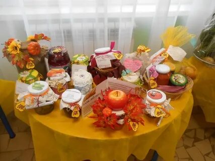 Как оформить стол на ярмарку в школе