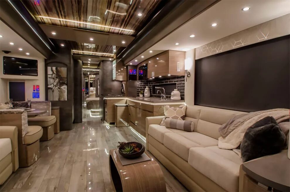 Автодом - newell coach. Стоимость строительства дорог. Себестоимость километра дороги. Сравнение стоимости обслуживания авто. Содержание автомобиля в год.