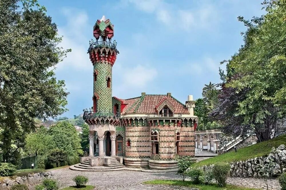 Эль каприччо, комильяс. Эль каприччо, комильяс (кантабрия). Гауди архитектура эль каприччо. Капричо. Эль каприччо, комильяс.