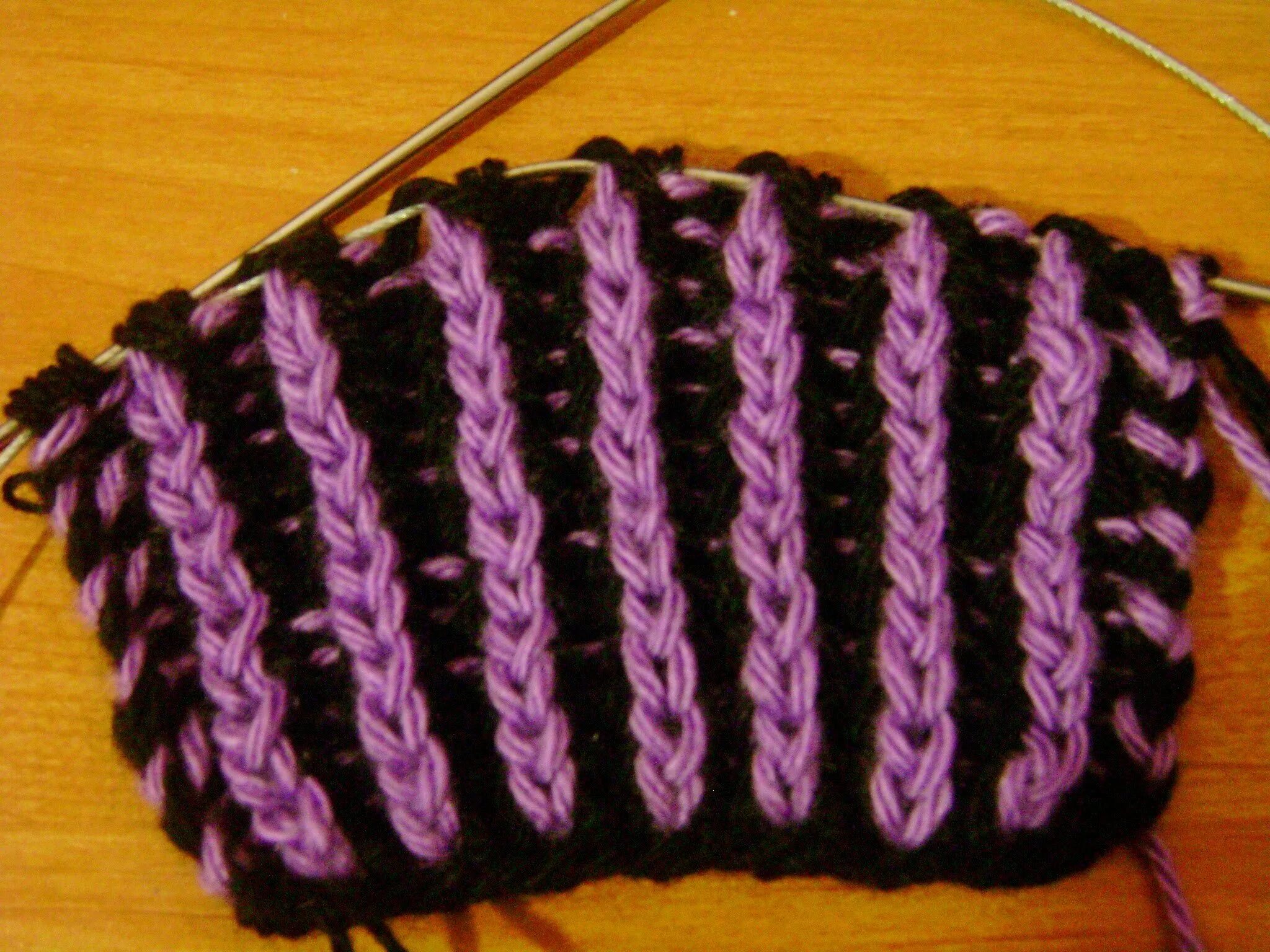 Английская резинка 1х1. Резинка 1х1 спицами. Резинка спицами. Резинка 1х1 бриошь. Пышная резинка.