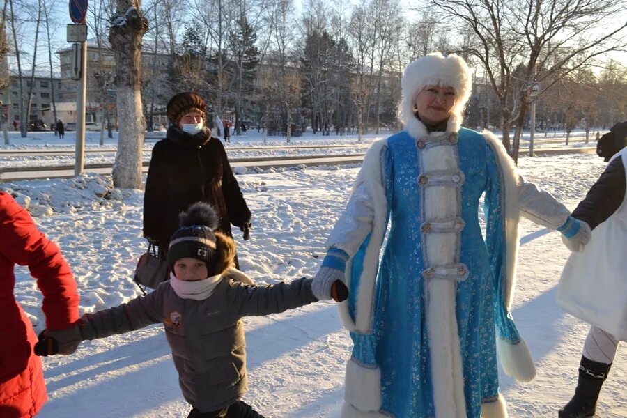 Забавы деда мороза на улице. Снегурочка афиша. Зимние забавы одинцово. Игровая программа "морозные забавы. Дед снежок.