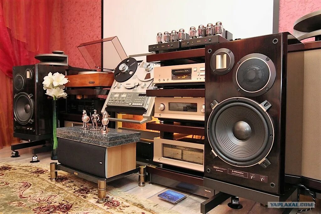магазин видеотехники. магазин аудиотехники 90х. магазин аудиотехники. винтажная аудиотехника. винтажная аудиотехника магазин.