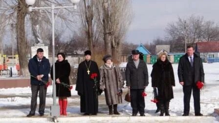 Подслушано зверево ростовской области. Казаки г Зверево. Территория школы 5 в Зверево Ростовской области. Эвакуация населения г.Зверево Ростовской области-. Лановой в Зверево.