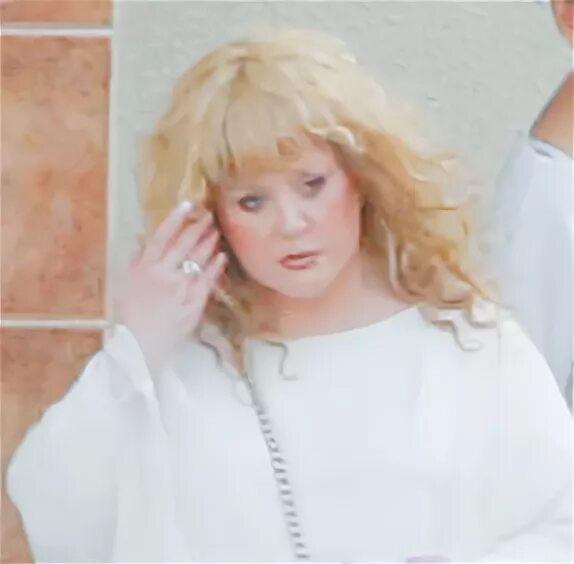 Пугачева в 60 лет. Пугачёва в 60 лет. Пугачева брови. Концерт игоря крутого 60 лет. Пугачева 60 лет.