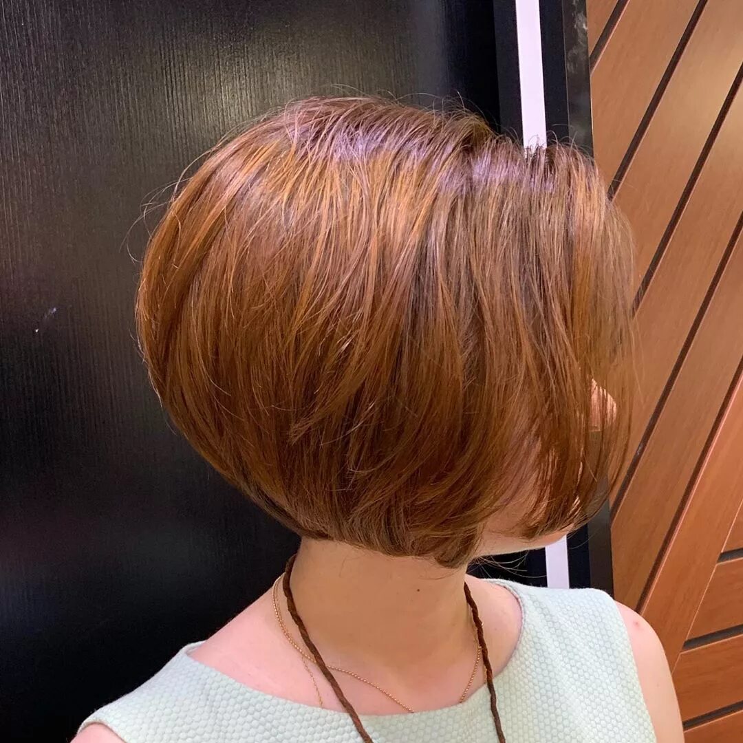 медиум боб стрижка. каре лайт. градуированный лонг боб. лайт боб каре. градуированный боб 2023.