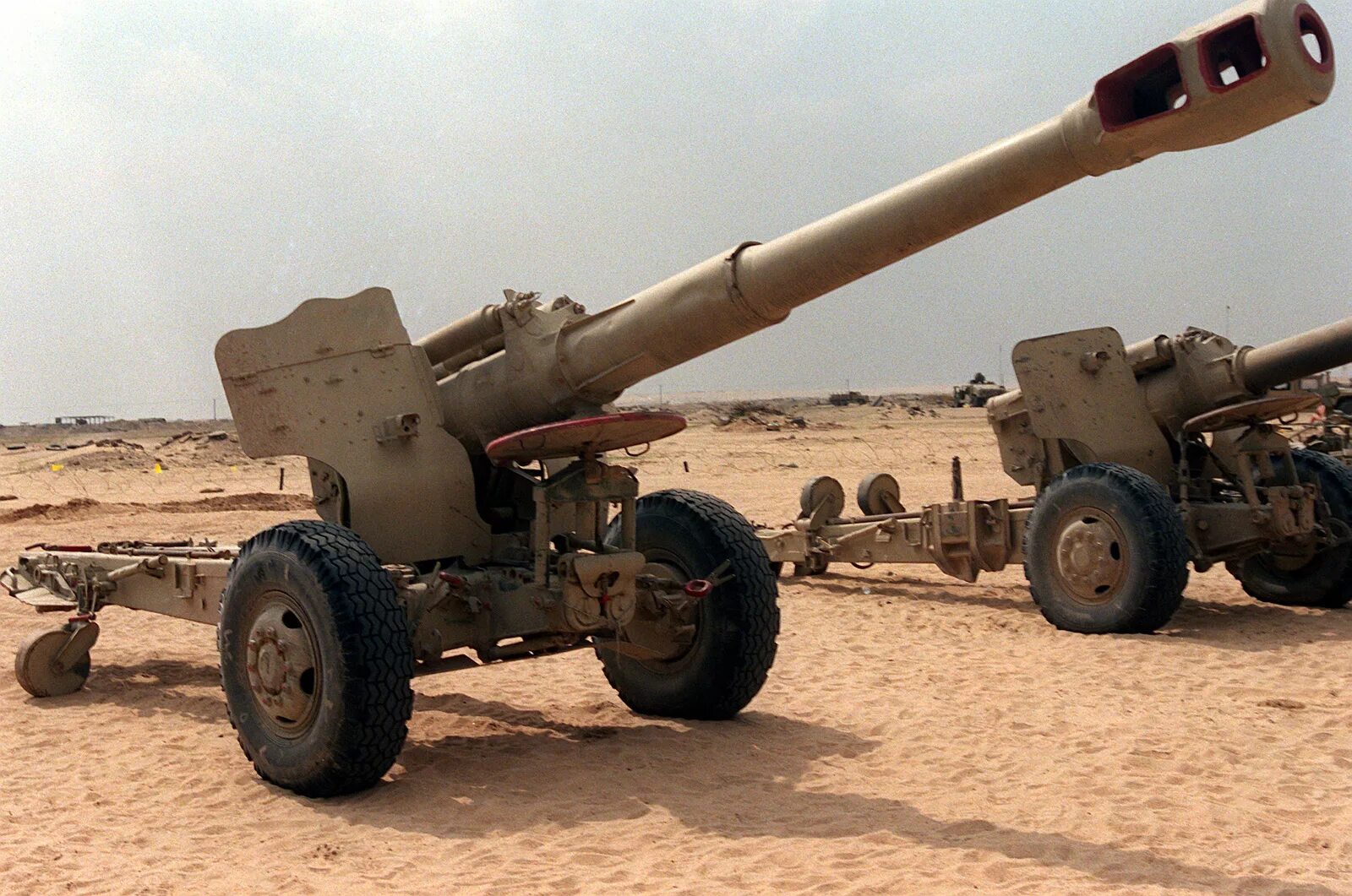 Гаубица д-30 дальность стрельбы 122-мм. 152-мм пушка-гаубица д-20 и д-30. Д-20 гаубица технические характеристики. Гаубица д30 характеристики дальность стрельбы. 122 мм пушка д-30.