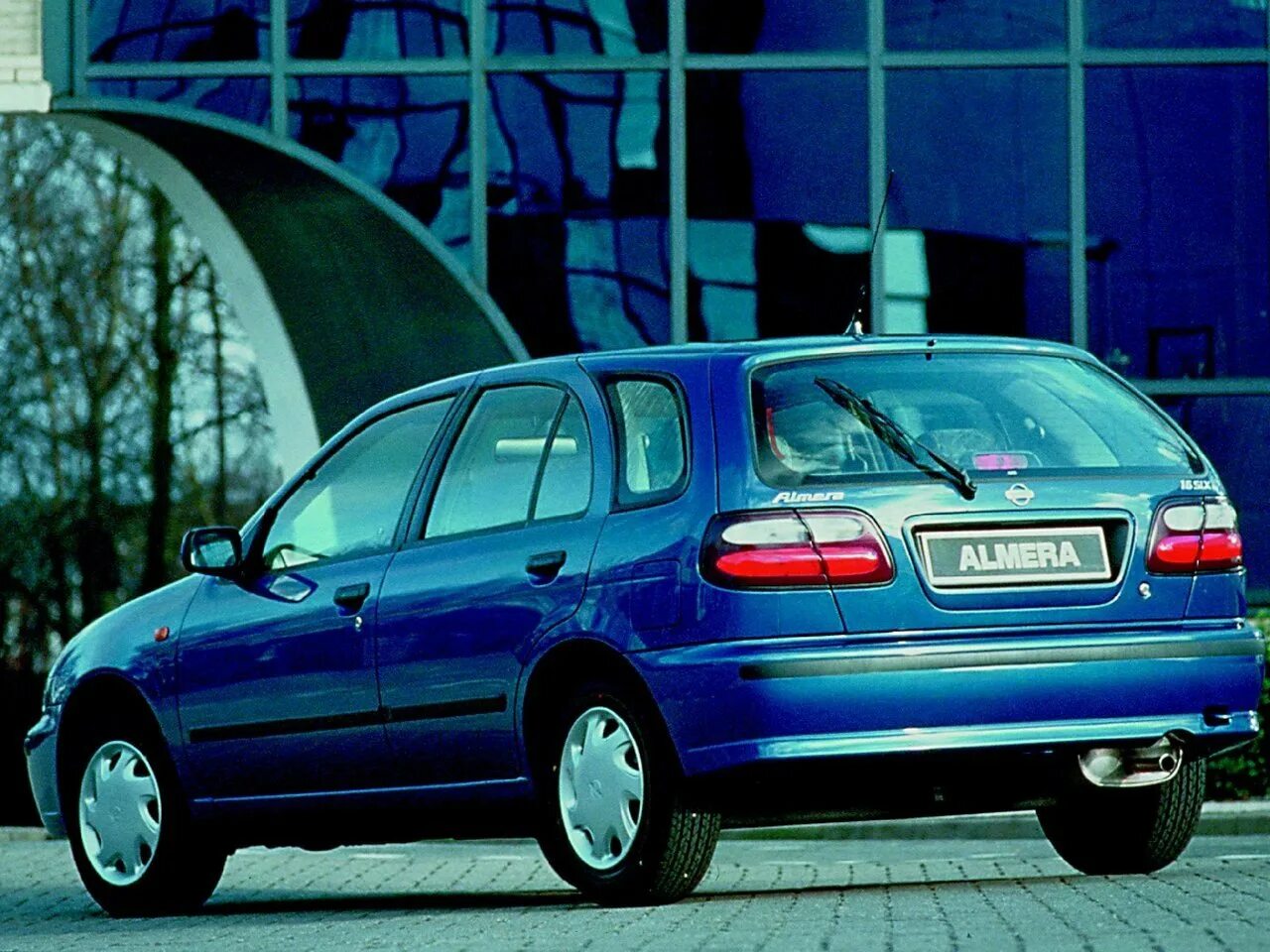 Ниссан альмера н15. Ниссан Альмера н15 хэтчбек. Nissan Almera n15. Nissan Almera 1995 хэтчбек. Ниссан Альмера 15.