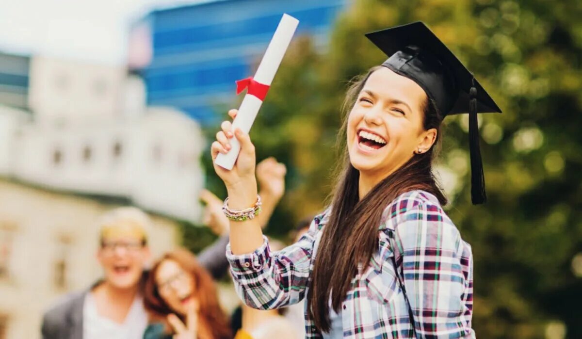 Girl with diploma stock. Позы для фото с дипломом. Позы для фото с дипломом. Девушка с дипломом. Девушка с дипломом.
