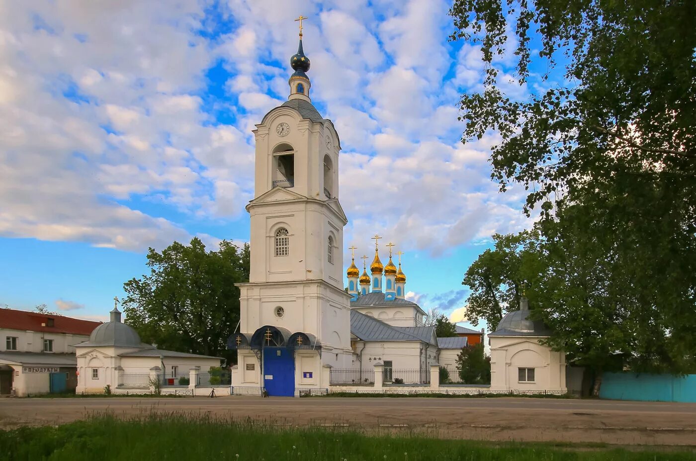 Владимирская область поселок покров. Покровский храм г.Покров Владимирской области. Храм город Покров Владимирской области. Покровская Церковь Покров. Город Покров Петушинский район Владимирская область.