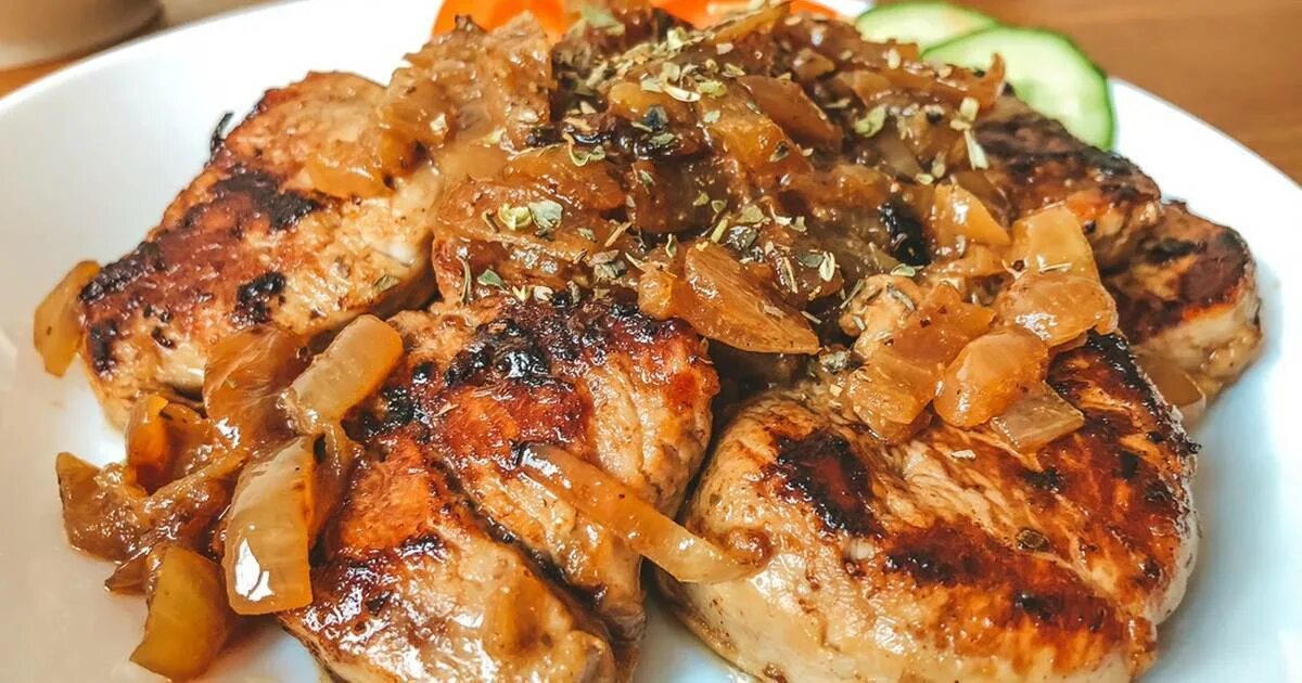 Вырезка в горчице. Свинина в медово-горчичном соусе. Вырезка в горчичном соусе. Вырезка свинины с горчицей. Свиная вырезка в духовке.