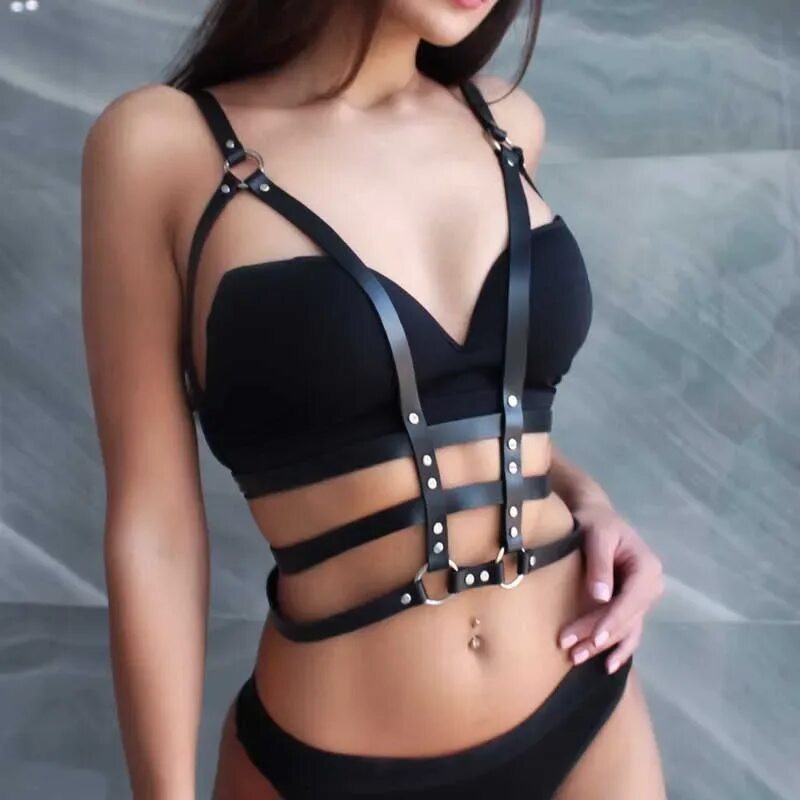 Портупея чокер гартеры. Костюм портупея. Белье с портупеей. Костюм портупея. Incanto портупея.