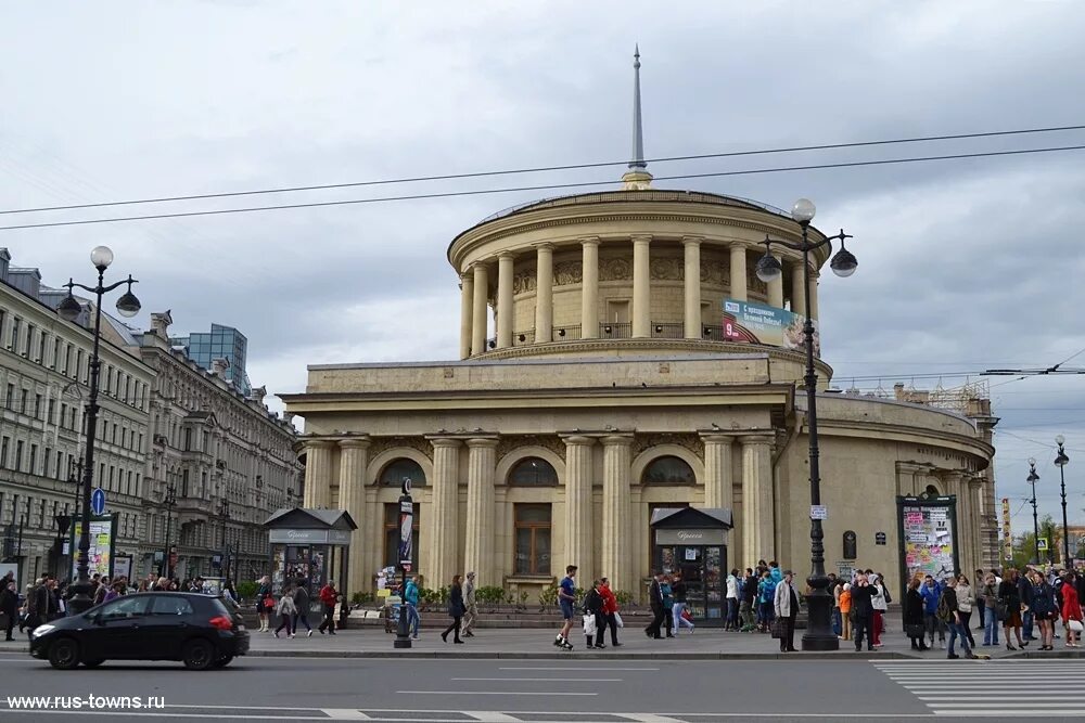 Спб вход. Станция метро площадь Восстания Санкт-Петербург. Площадь Восстания метро СПБ. Станция метро площадь Восстания СПБ. Площадь Восстания СПБ вокзал.