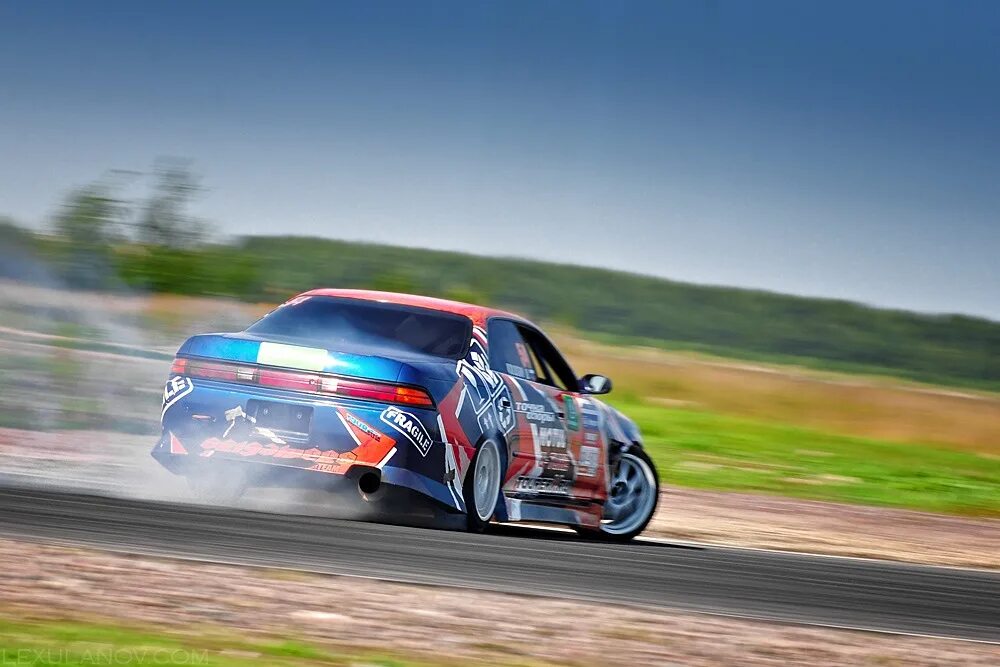 Double drift. Toyota mark 2 drift.