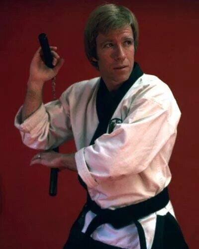 Чак финни. Чак норрис в очках. Чак в молодости. Чак норрис в молодости. Чак норрис.