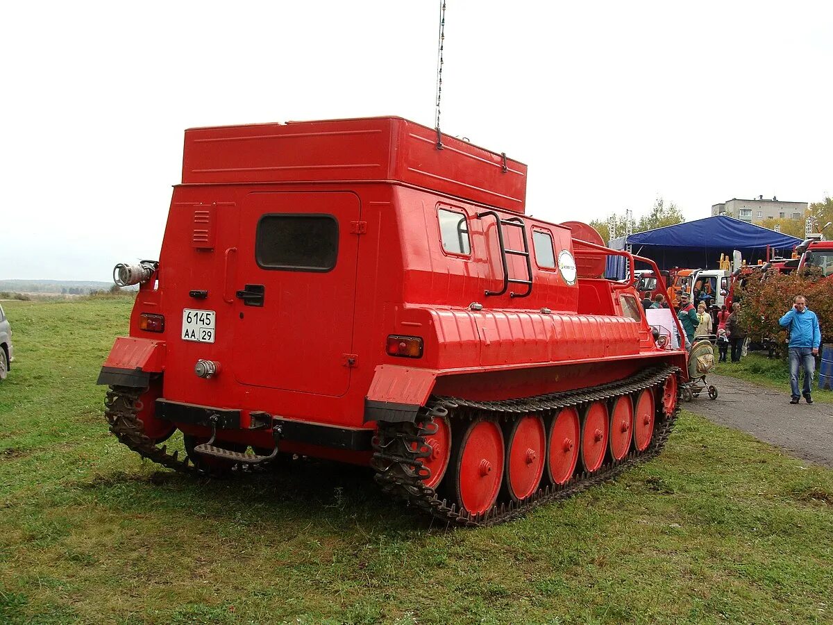 Гусеничный транспортёр тм120. Гусеничный снегоболотоход газ 34039. Гусеничная пожарная машина пмг-31 атт. Пожарный вездеход. Пожарный вездеход.