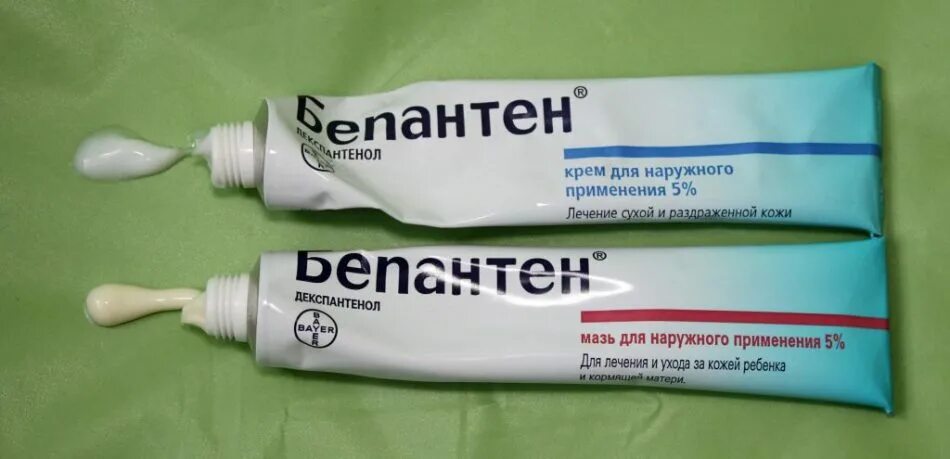 Крем с ланолином от трещин. Чем можно помазать сосок. Бепантен мазь для новорожденных от опрелостей. Мазь для груди от трещин. Бепантен мазь от трещин сосков.
