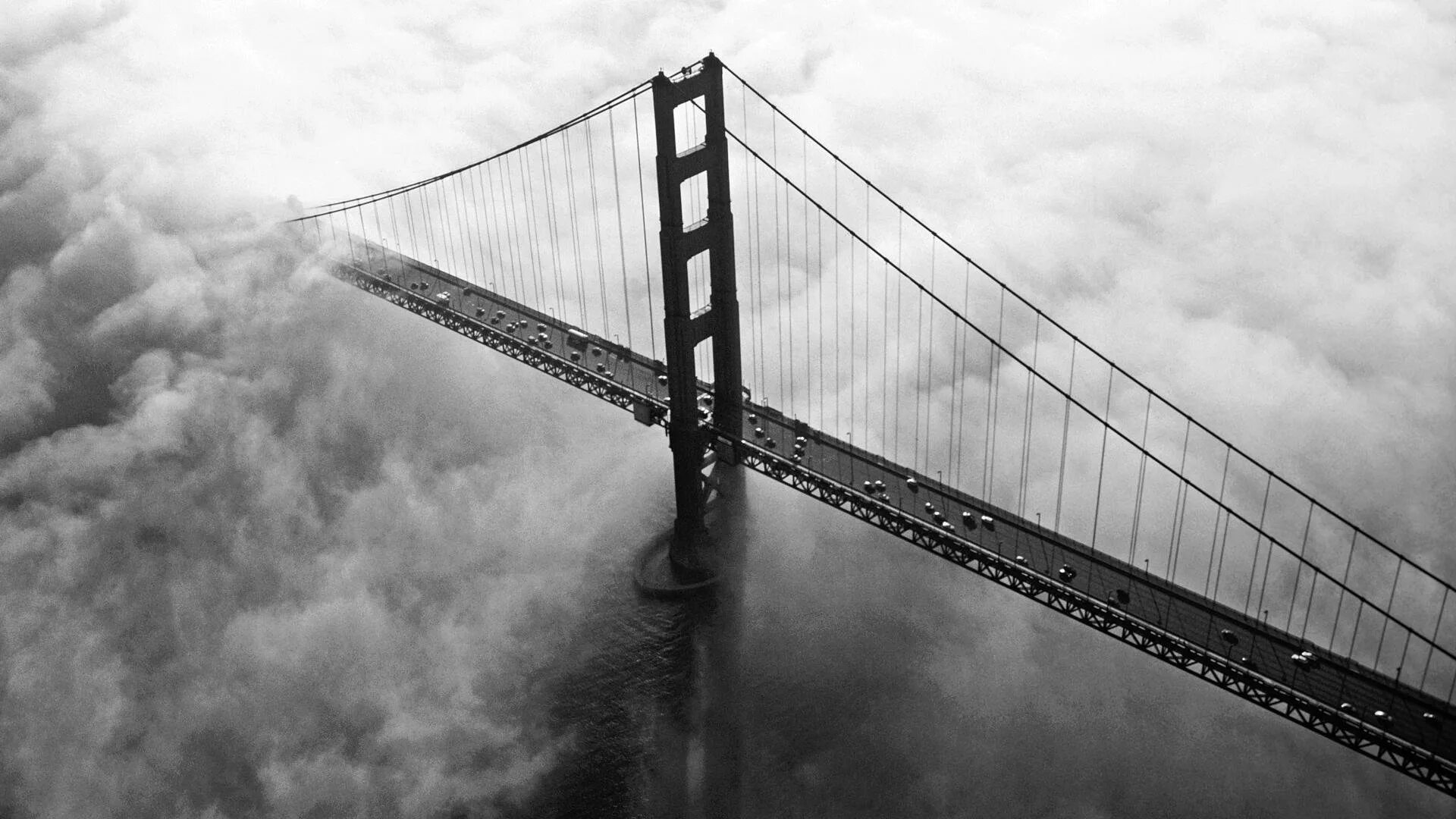 Мост в бездну. Мост Сан Франциско в тумане. Мост черно белый. Мост золотые ворота в тумане. Серый мост.