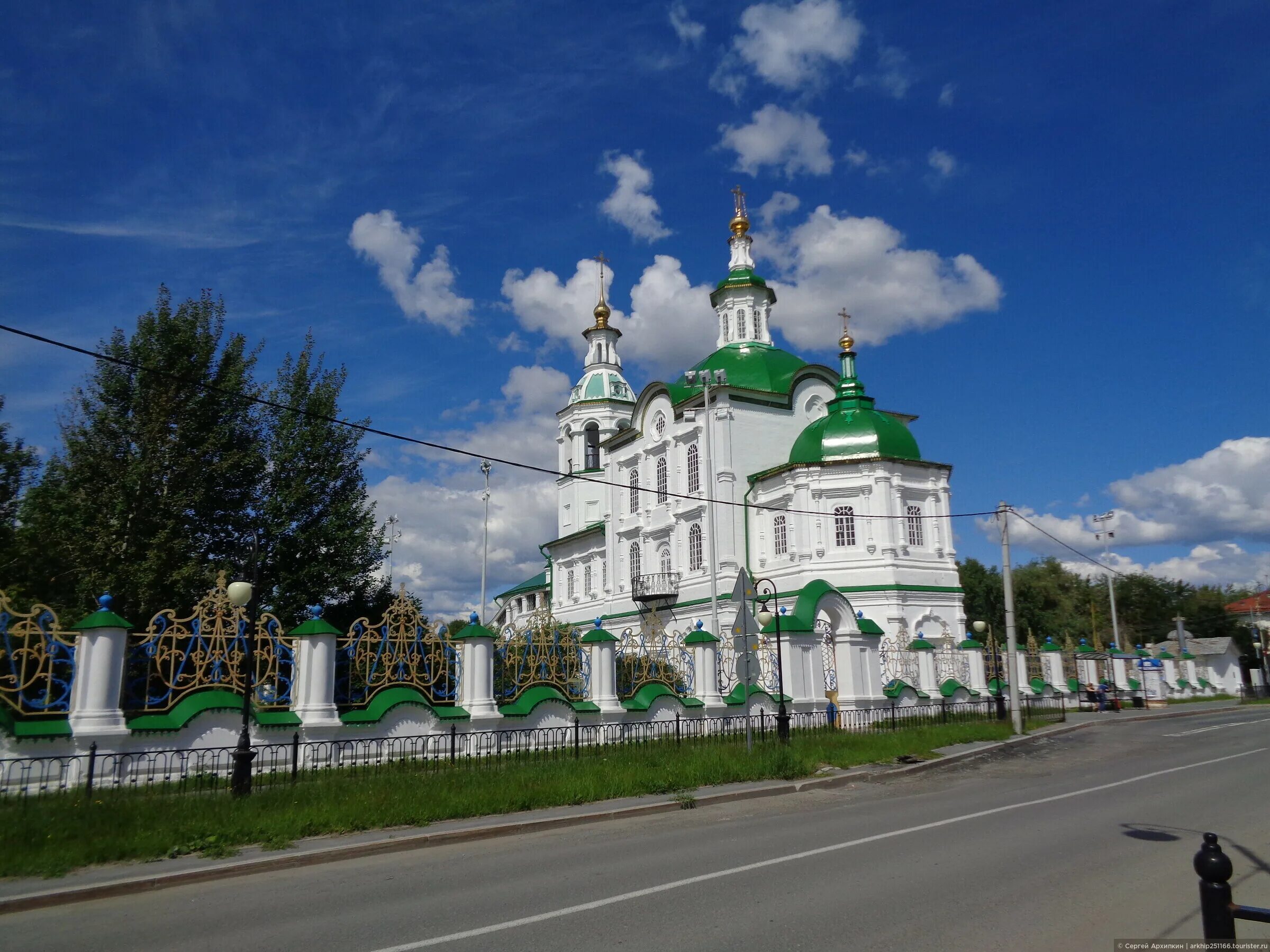 Михаило архангельская церковь тобольск. Тюмень храм архангела михаила зима. Собор михаила архангела тобольск. Храм архангела михаила тобольск. Михаило архангельская церковь тобольск.
