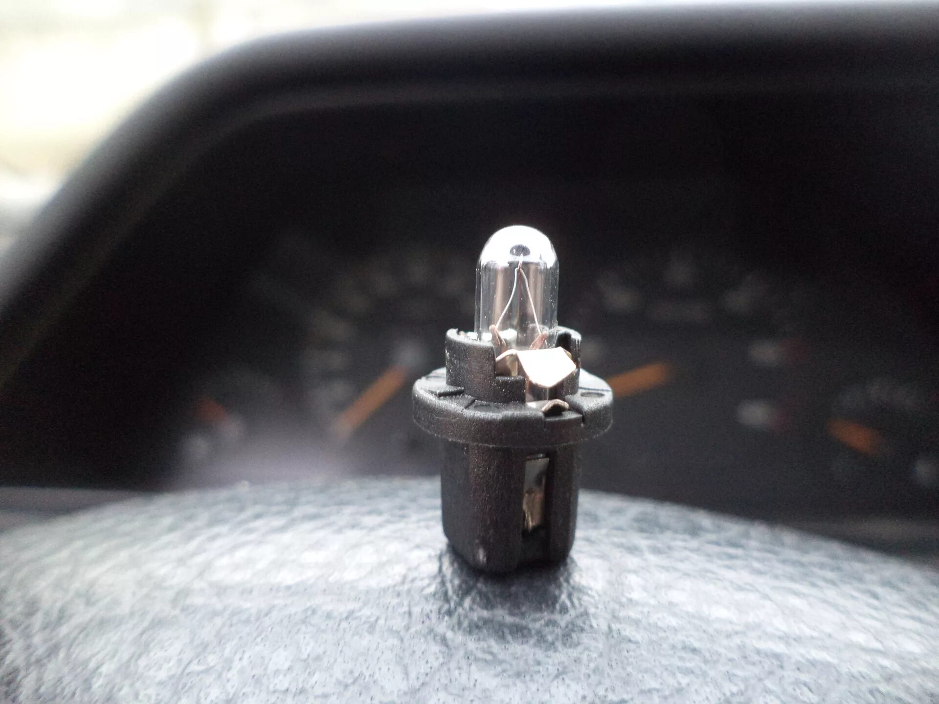 Цоколь ларгус. Цоколь ларгус. Лампа ближнего света ларгус h7. Nissan terrano 2 лампочки поворотников. Цоколь ларгус.