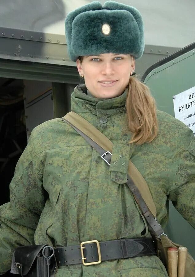 Военная форма. Военная женская форма. Форма российского солдата. Женщины в Российской армии.