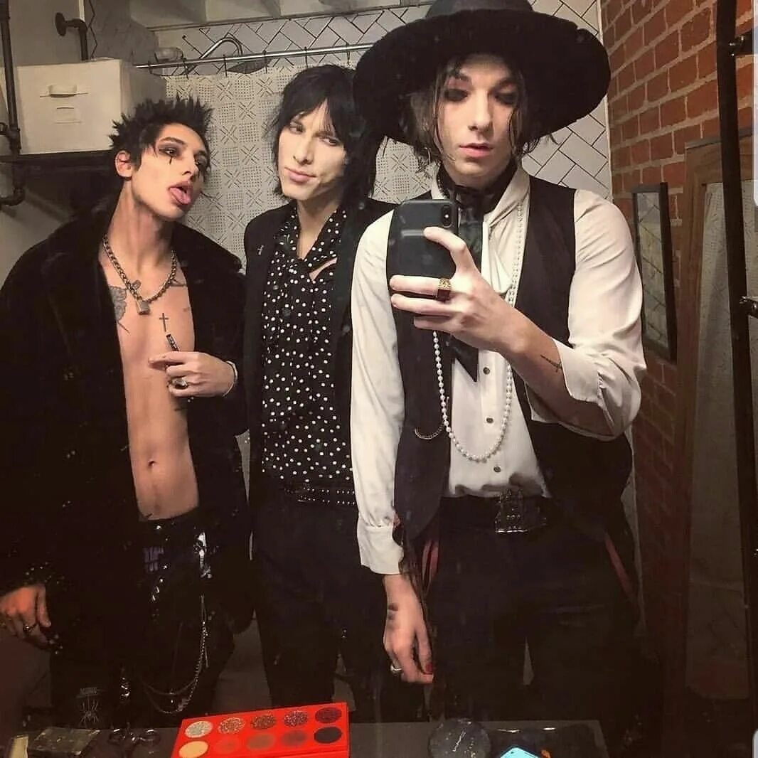 Группа Palaye Royale. Palaye Royale Ремингтон. Palaye Royale вокалист.