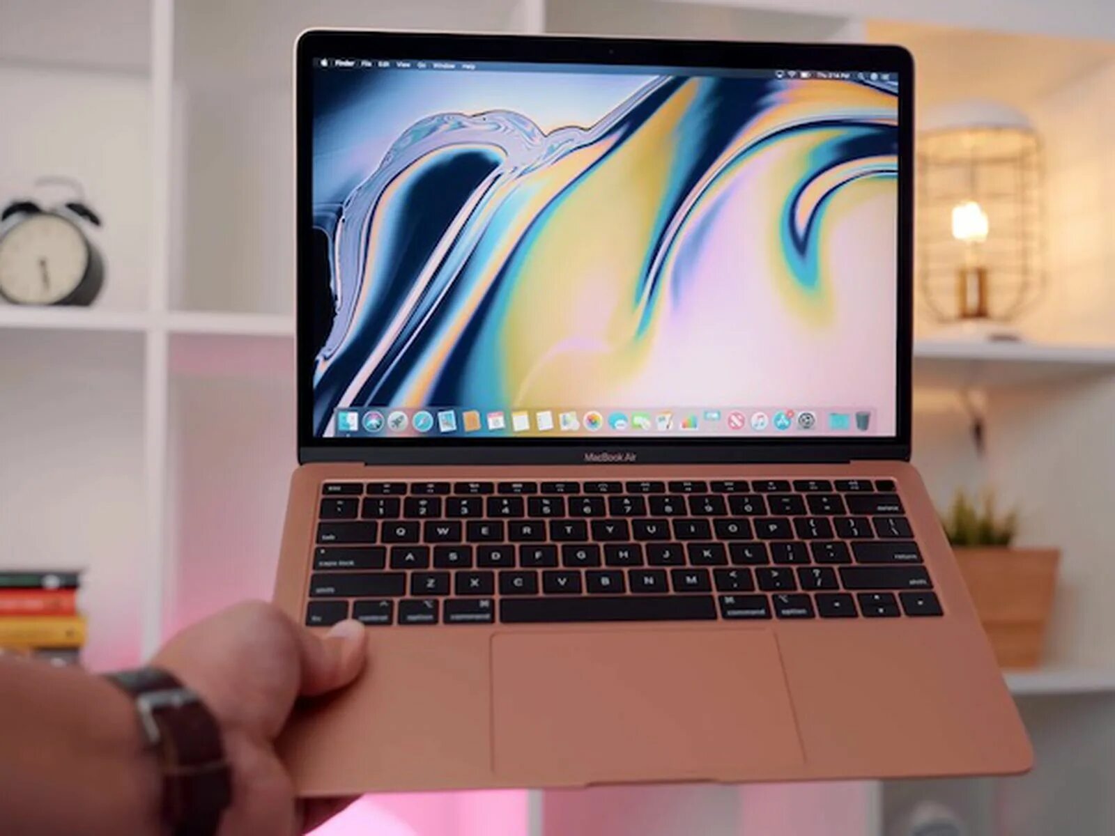 Обновляется макбук. Macbook air 10. macbook air 2025 цвета. размер экрана macbook air 2025. цвета макбук эйр 2025.