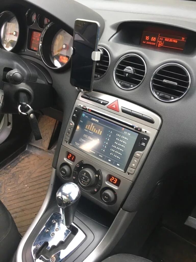 Штатная магнитола пежо 308. Автомагнитола пежо. Peugeot 408 магнитола панель кнопок. 2din пежо 308. Штатная магнитола пежо 308 2011.
