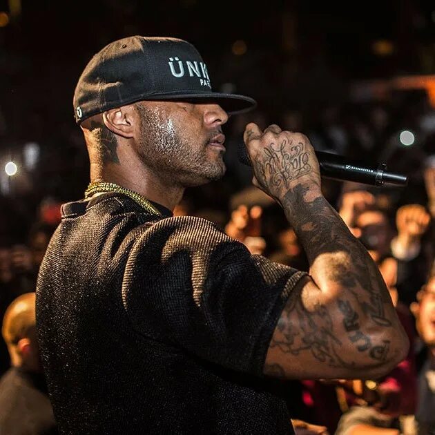Booba coin. Booba французский репер. Booba. Рэпер буба французский. Genshin booba.