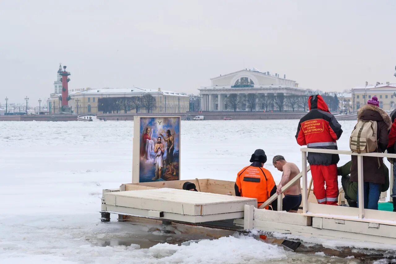 Санкт Петербург купель. Крещение в Санкт-Петербурге. Крещение СПБ. Купель Санкт-Петербург на крещение. Россия январь 19 год