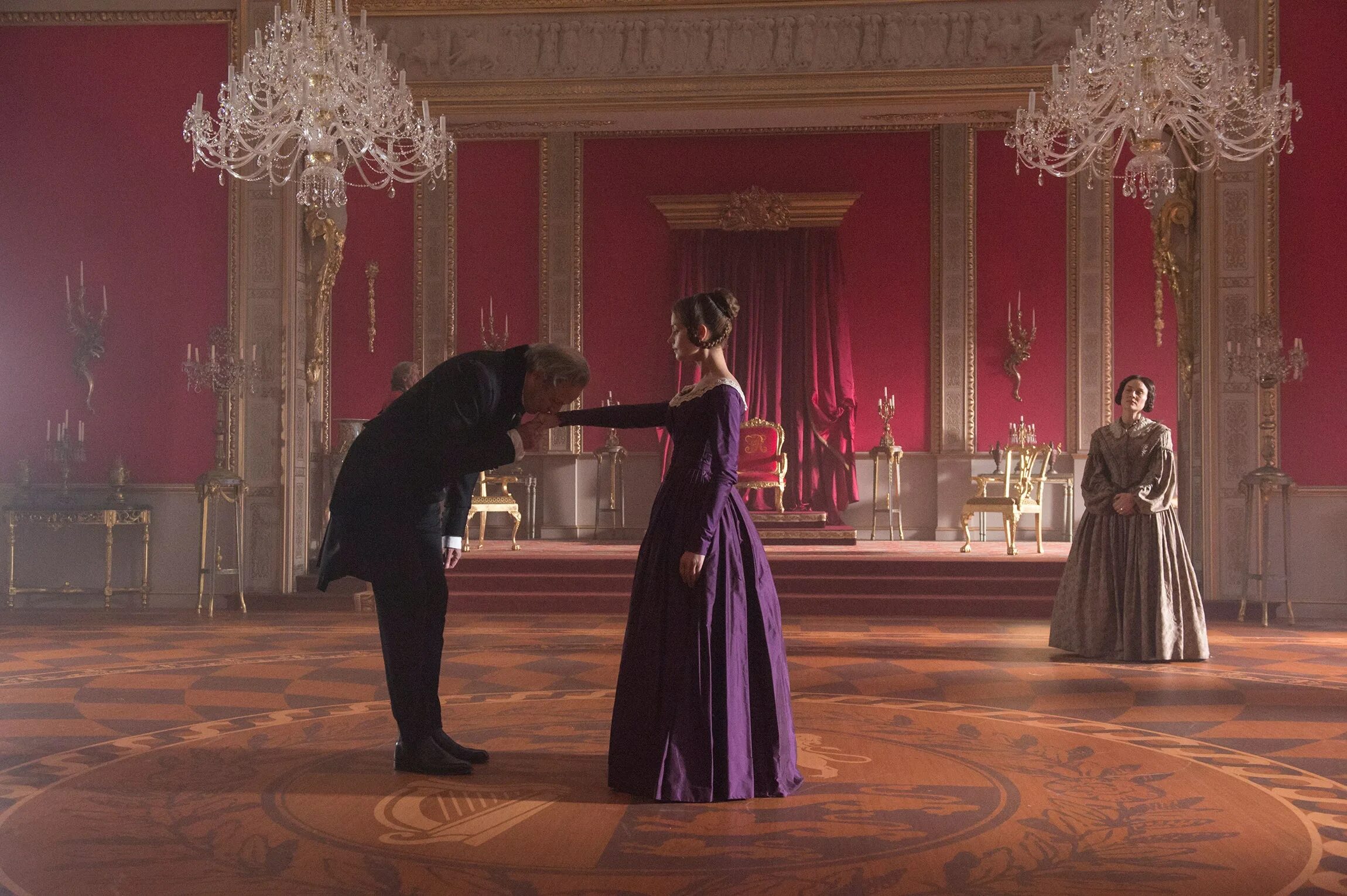 Бриджертоны элоиза. Дафна бриджертон. Леди 2 дата выхода. Эмма д’арси дом дракона. Сериал нетфликс бриджертоны.