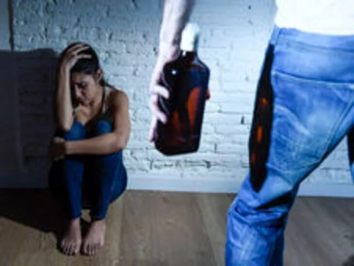 Почему мужчины бьют женщин. Домашнее насилие и алкоголизм. Алкоголь и насилие в семье.