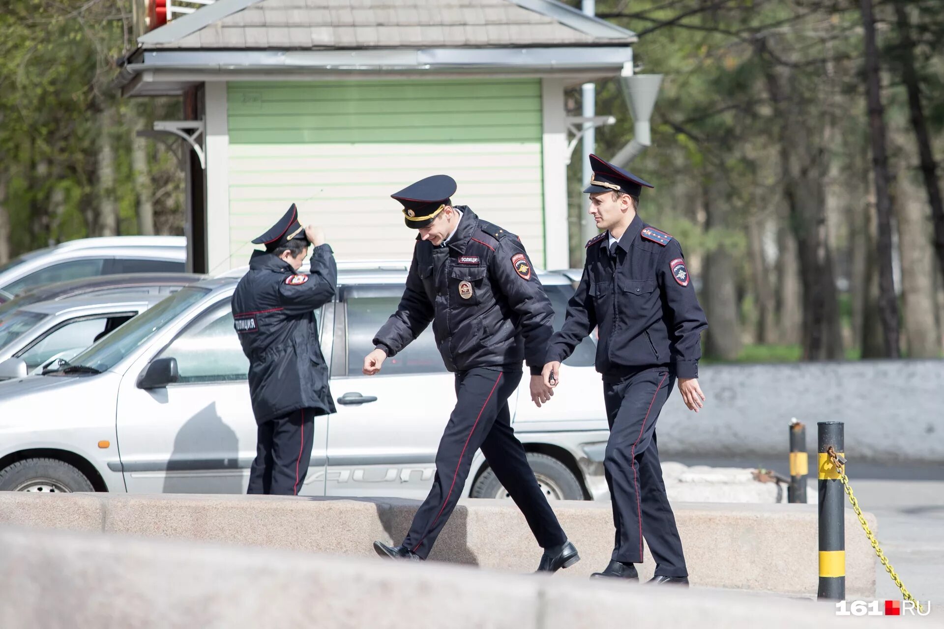 Можно оскорблять полицию