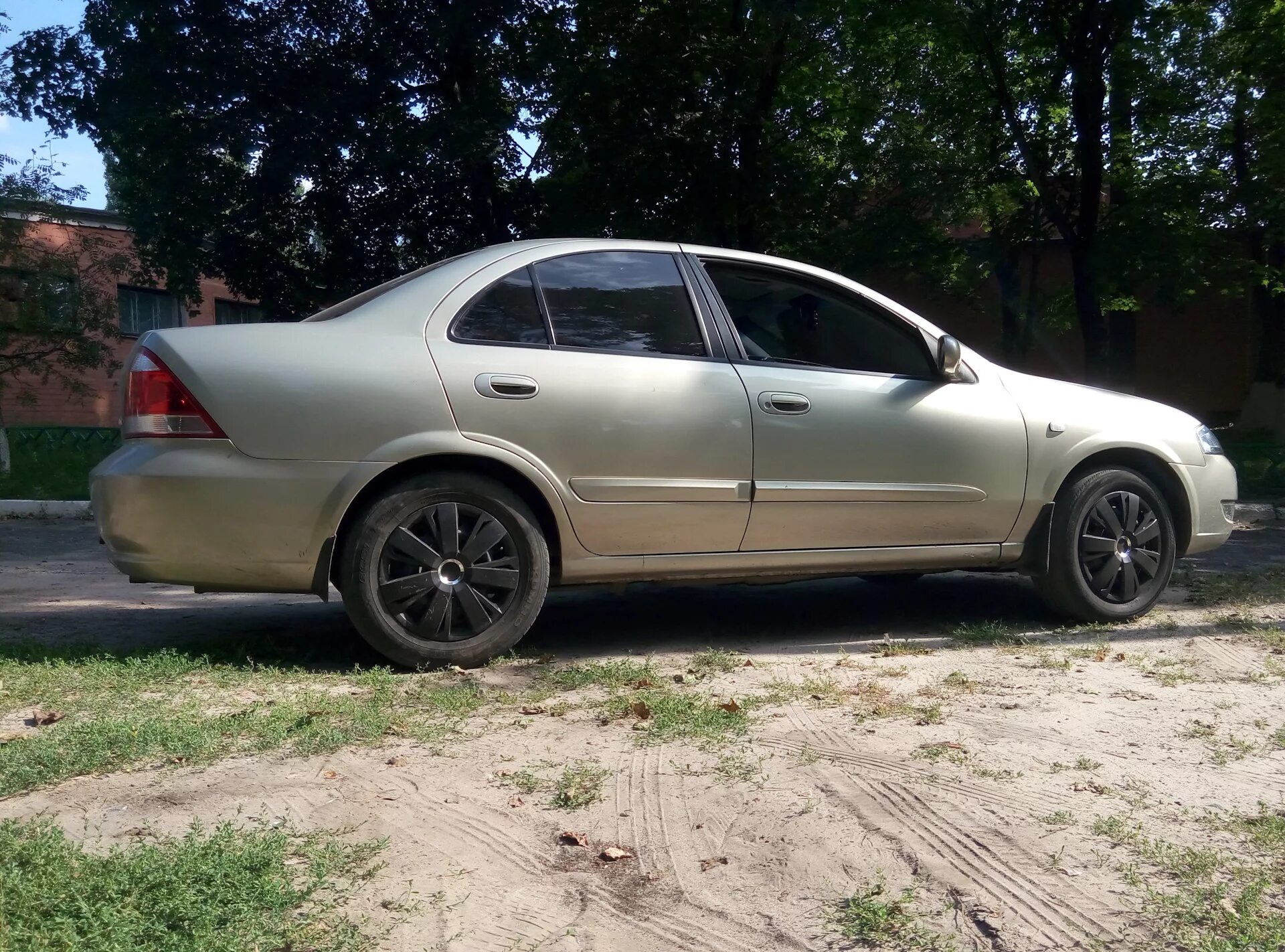 16 диски nissan almera n16 luxury. Nissan almera клиренс. Nissan almera classic клиренс. Альмера классик на проставках. Пружины -50 альмера классик.