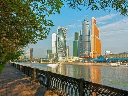 Москва сити лето