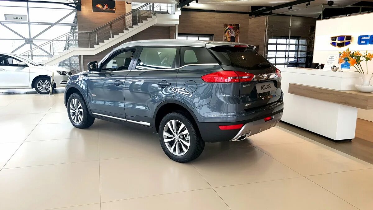Джили атлас 2022 салон. Geely atlas 2019. Geely atlas 1. Джили атлас первый. Geely atlas в наличии.