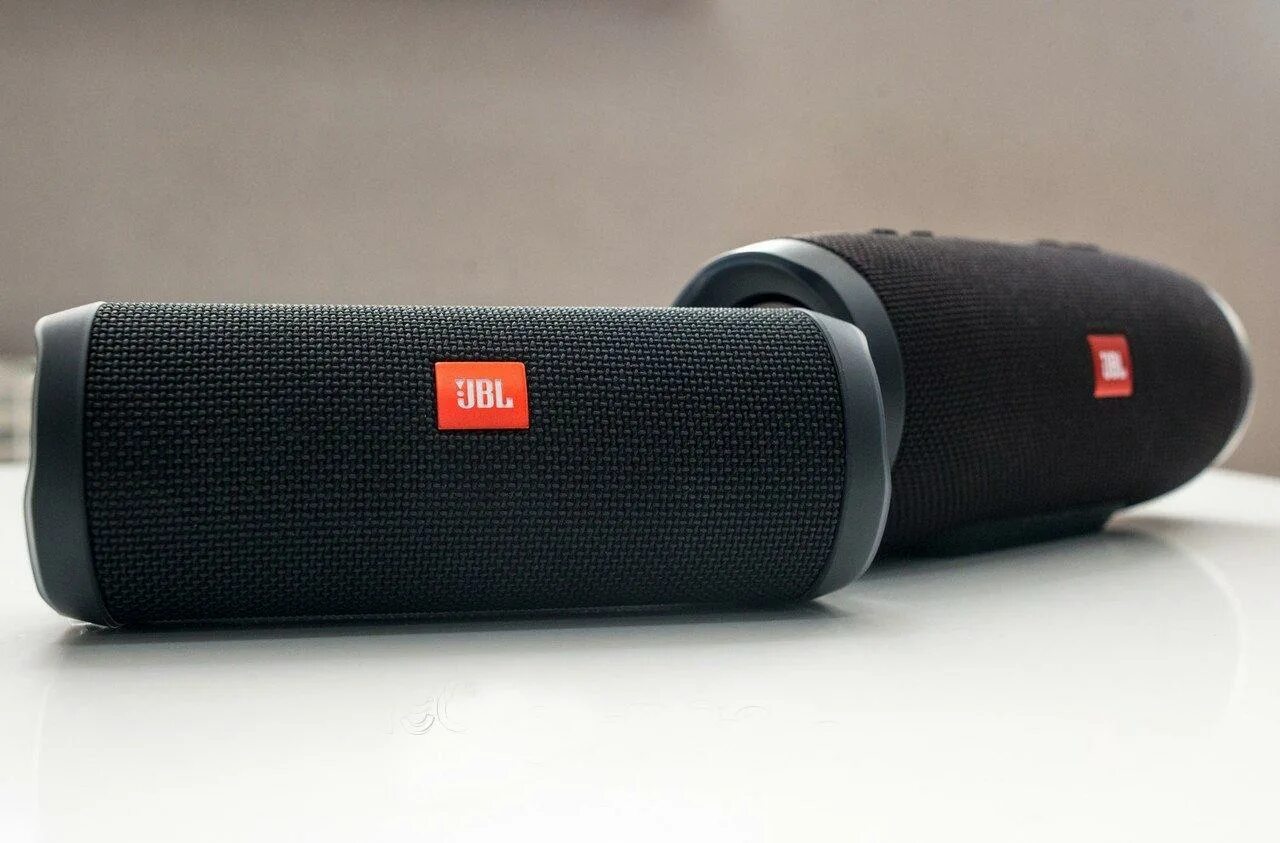 Джбл чардж 4. Концертные колонки jbl. Jbl flip 7. Колонка jbl на колесах. Связать колонки jbl.