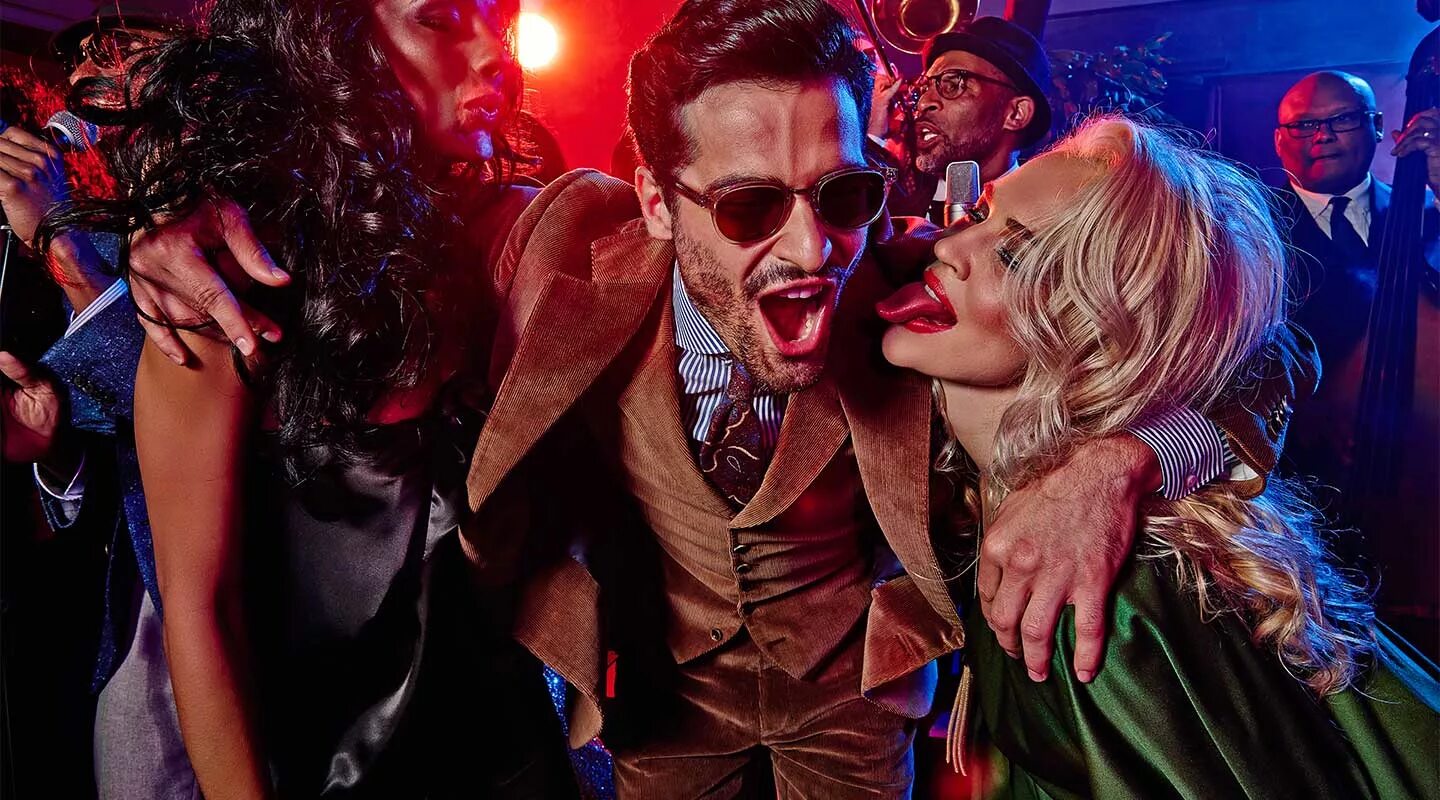 Сумасшедшая тусовка. Безумная вечеринка наслаждений 12. Свадьба пати. Вечеринка crazy. Квест сумасшедший фотограф.