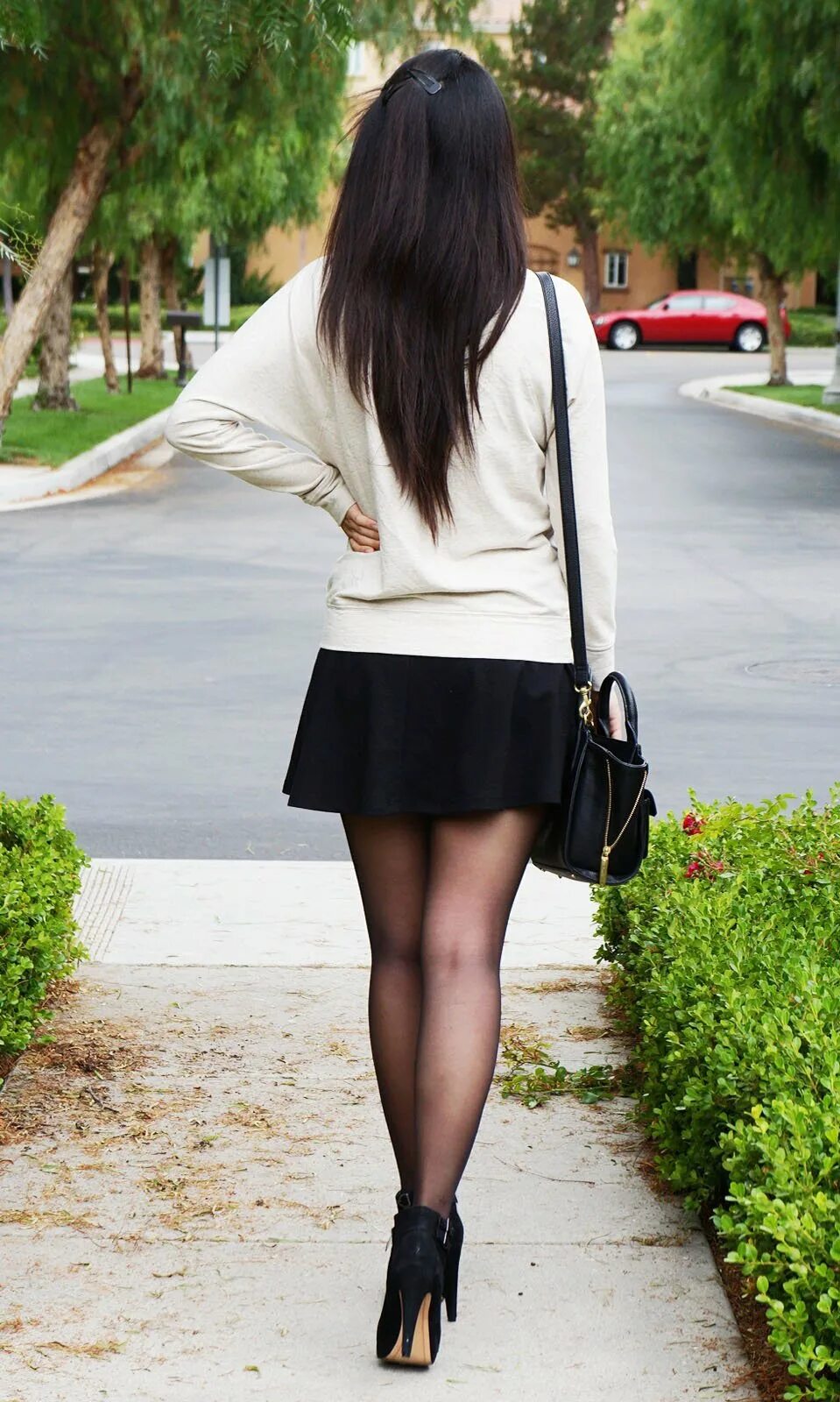 Pin de Legslover en Attractive legs Mujeres, Faldas, Pantimedias