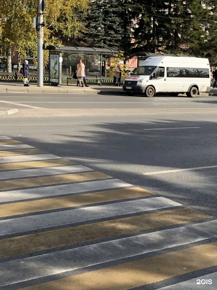 Госпиталь автобусы. Остановка госпиталь Омск. Остановка госпиталь Омск фото. Площадка Омск остановка госпиталь. Фото госпиталь остановка дорога Омск.