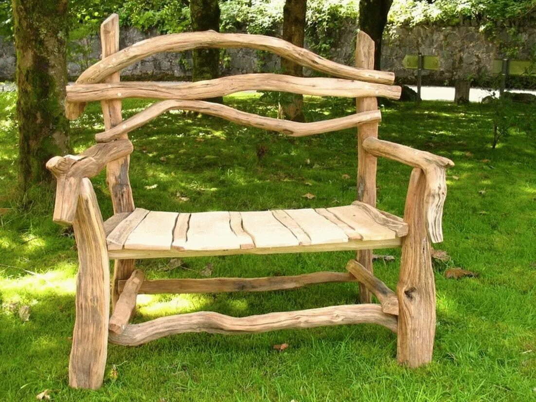 Что можно из дерева своими руками. Скамейка из дерева. Красивые деревянные лавочки. Дачная деревянная мебель. Скамейки для дачи из дерева.