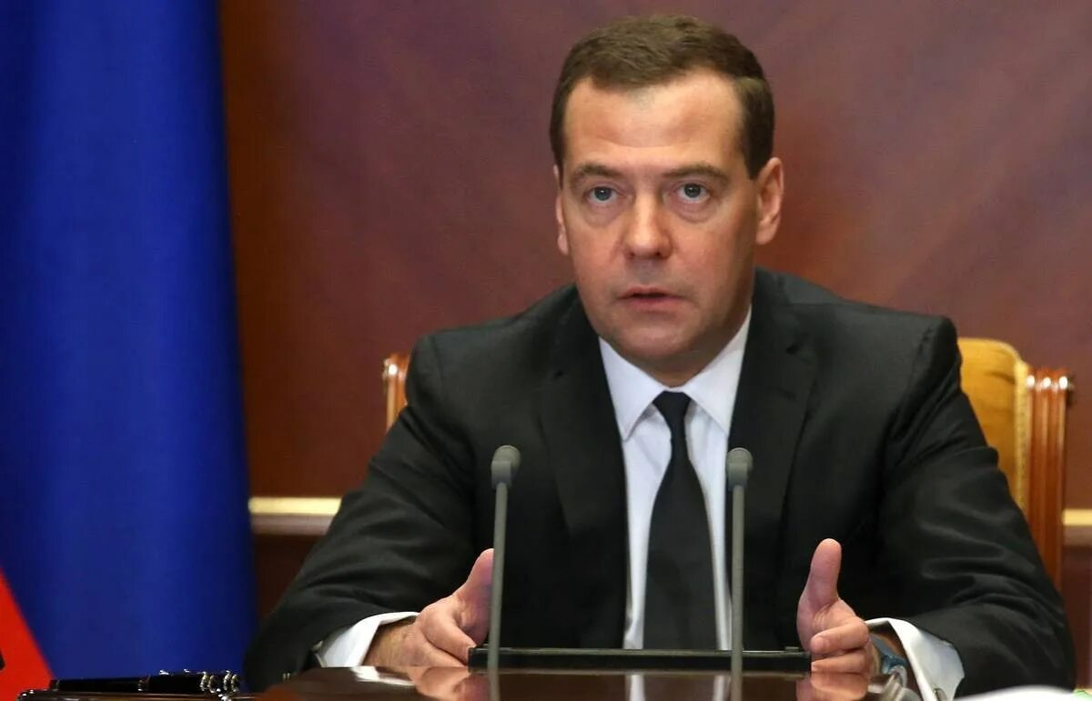 Медведев заместитель безопасности. Заместитель Медведева. Рост д Медведева.