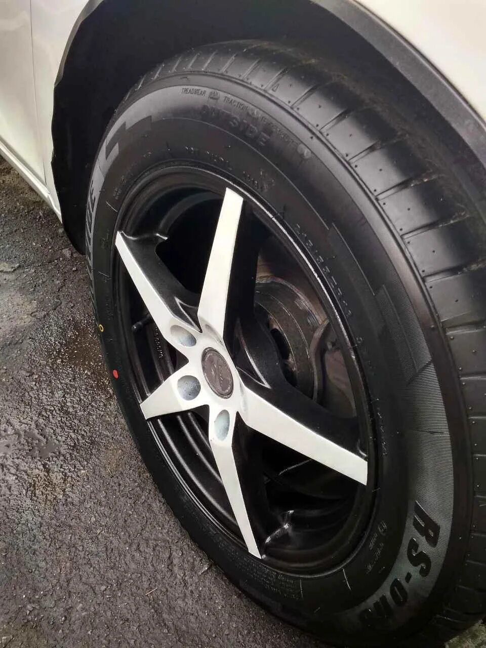 Резина эмгранд. Джили эмгранд с шинами 75r15. подойдут ли на geely emgrand шины 215 70 16 дюймов.