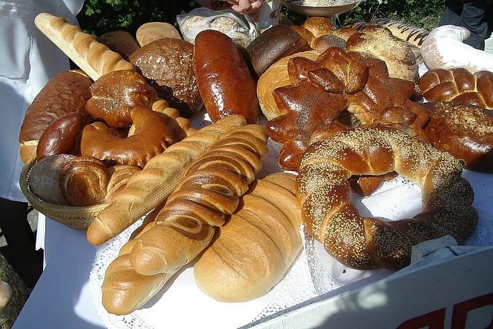 эко крым хлебобулочные изделия. оао «гатчинский хлебокомбинат». хлеюа юулочные изделия. хлеб. выпечка хлеба.