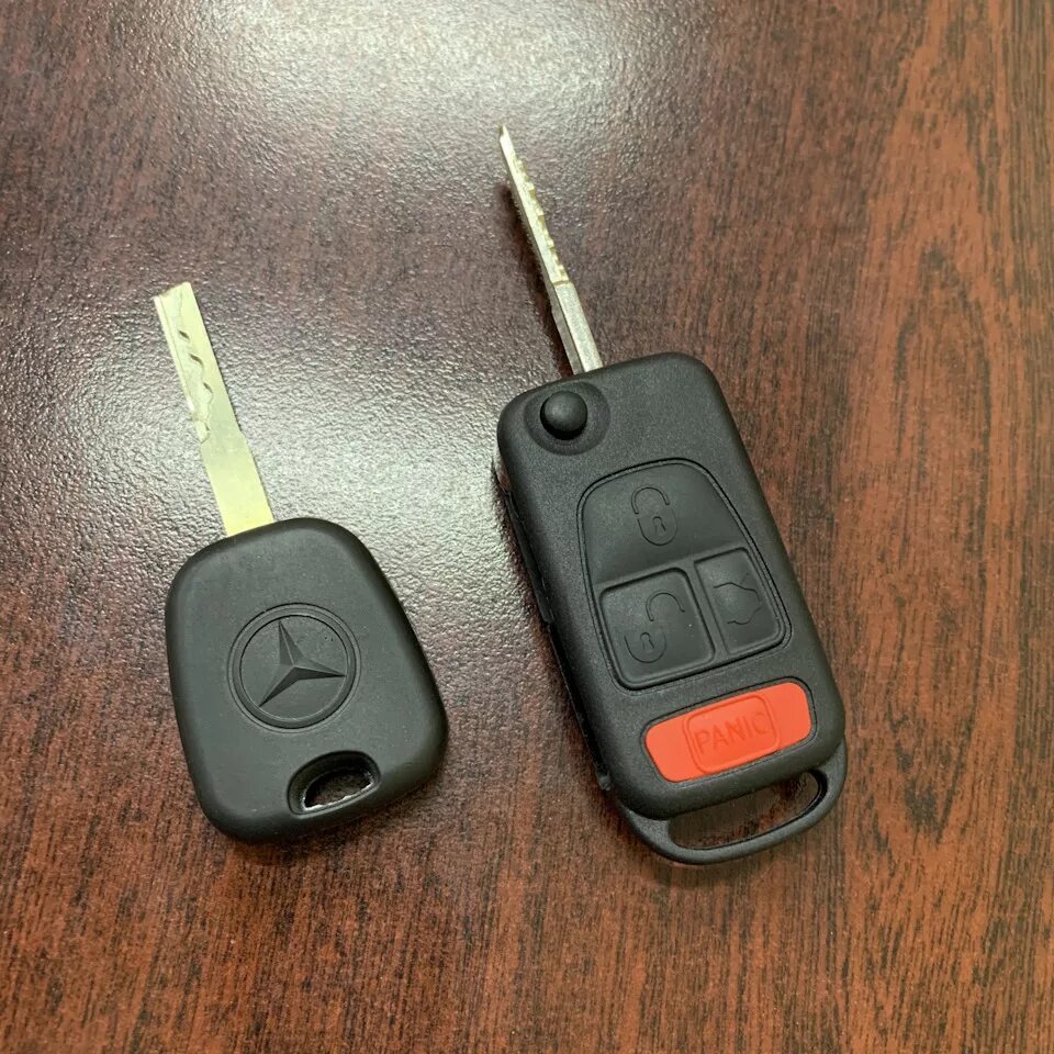Ключи mercedes ml 270 cdi. Ml 163 ключ. Мерседес бенц мл320 ключ. Mercedes ml320 ключ. Ml key.